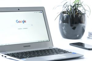 internet-search-engine-laptop